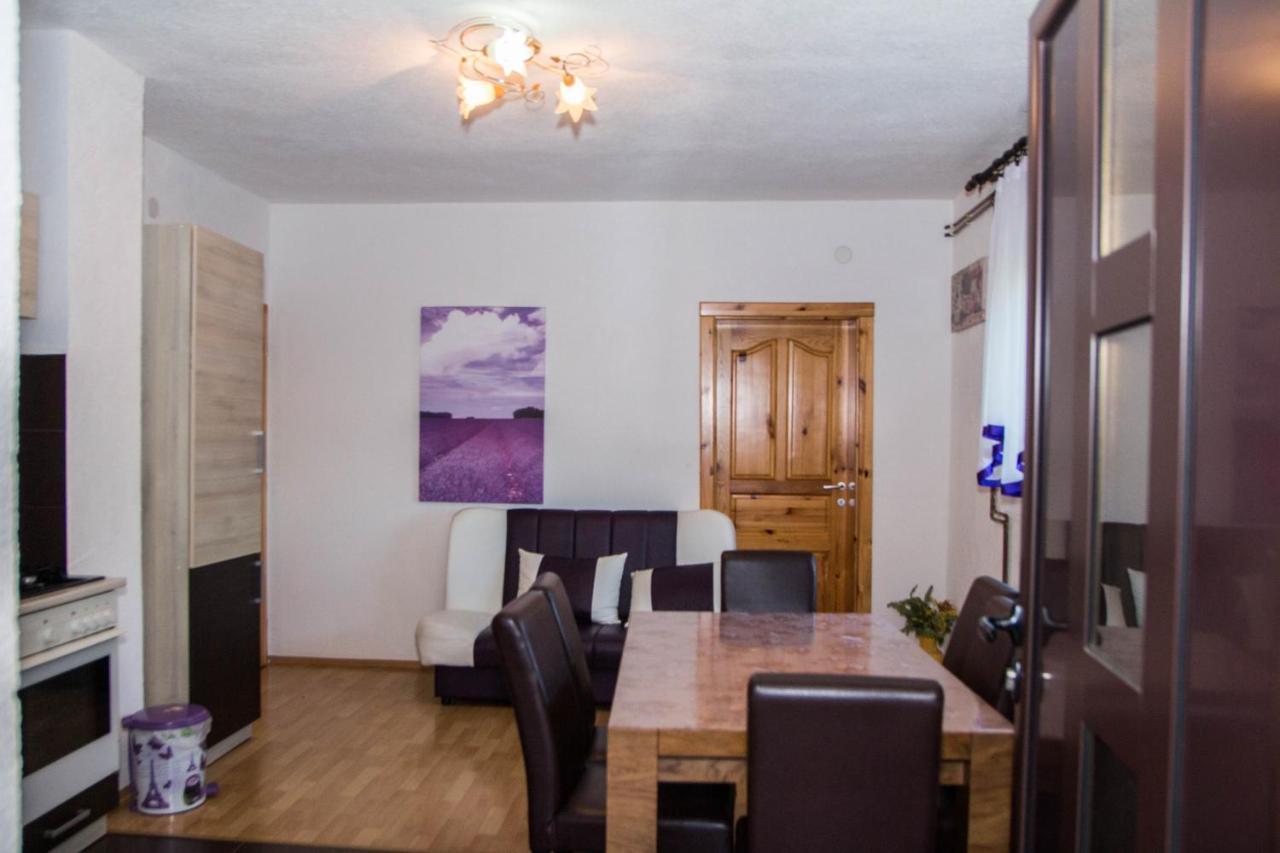 Lavanda Farm Apartmani Rakovica Ngoại thất bức ảnh