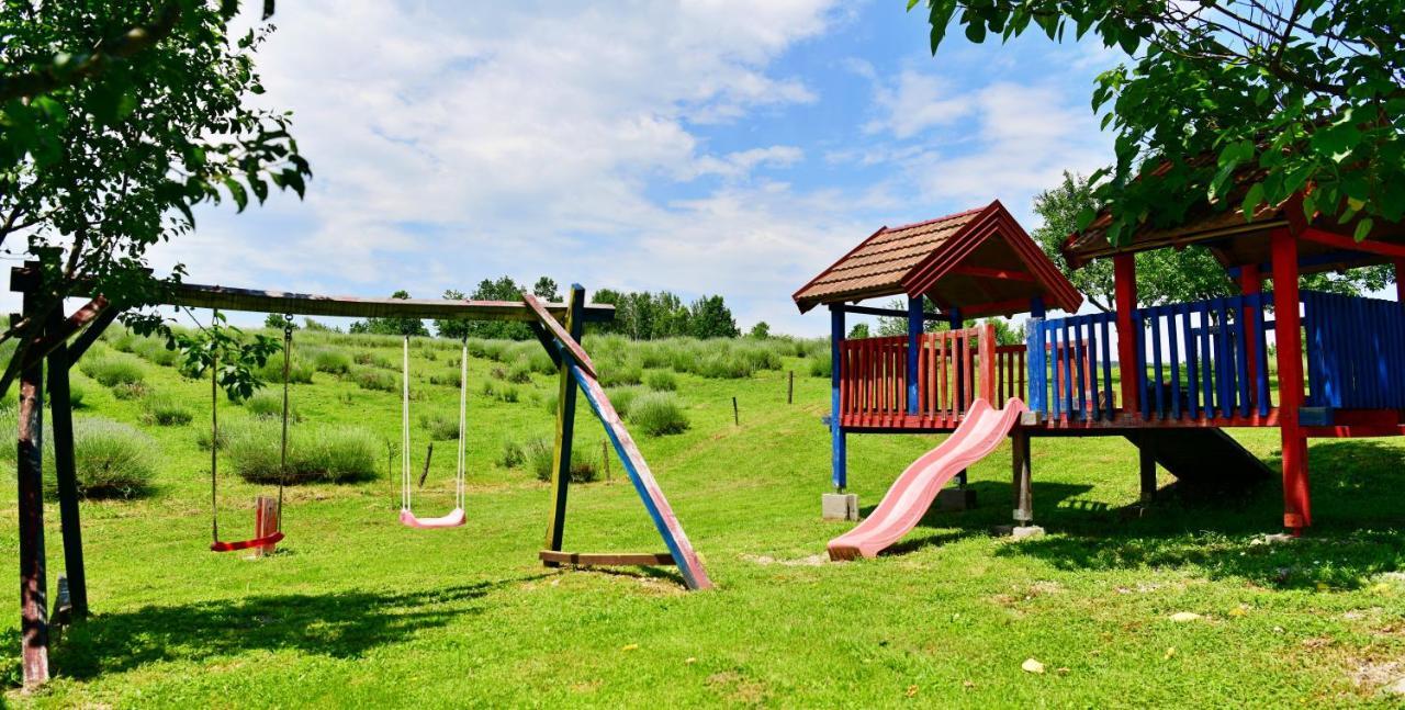 Lavanda Farm Apartmani Rakovica Ngoại thất bức ảnh