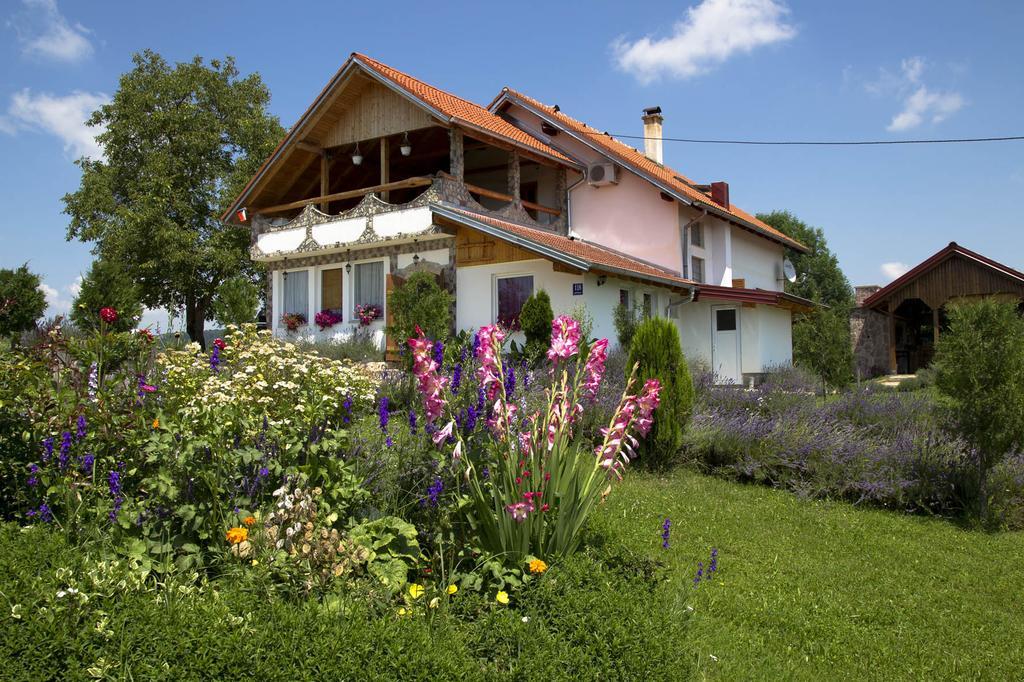 Lavanda Farm Apartmani Rakovica Phòng bức ảnh