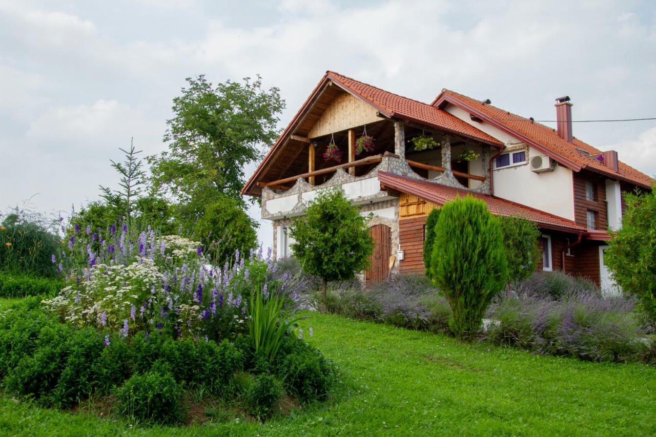 Lavanda Farm Apartmani Rakovica Ngoại thất bức ảnh